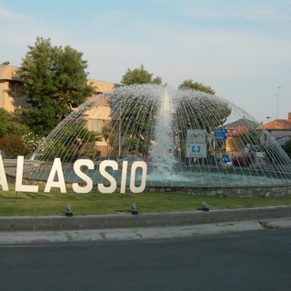 Alassio, il tubone fa crack (troppa audience?) Trentamila persone senz'acqua