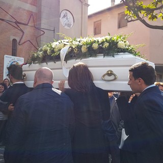 Albenga piange Davide Molinari: oggi l'ultimo saluto