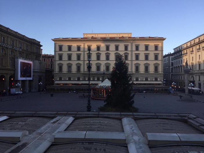 Allarme bomba a Firenze, Michele: &quot;Ho assistito alle operazioni degli artificieri dalla finestra del mio ufficio&quot;