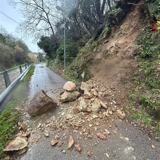 Maltempo, frane a Quiliano, Savona e Stella. Neve sulla A6 tra Millesimo e Mondovì