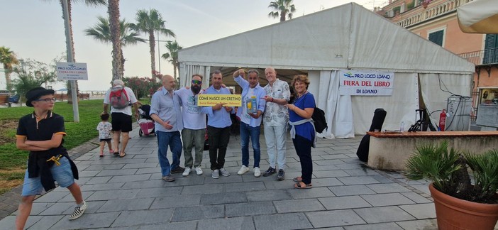 Fiera del Libro di Loano a sostegno dell’ambiente con la tanica “Marino”