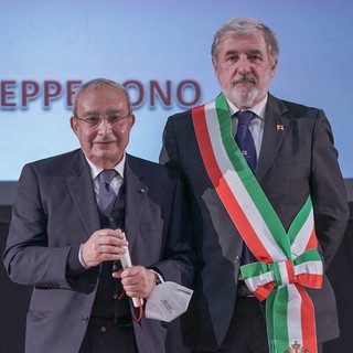 Giuseppe Bono insieme al sindaco di Genova Marco Bucci