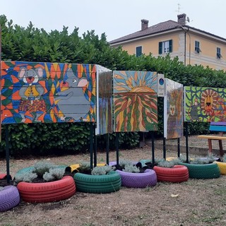Carcare, il giardino di Villa Maura diventa un angolo colorato per bambini e adulti (FOTO)