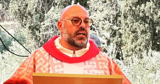 Don Gabriele Corini a Gerusalemme con 50 pellegrini liguri: “Stiamo bene, siamo di rientro”