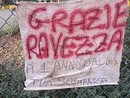 &quot;Grazie Ravezza a 1 anno dalla tua scomparsa&quot;, a 365 giorni dalla chiusura del campo non si placa la protesta dei bambini