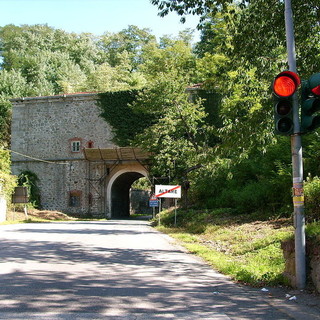 Altare, galleria del forte al buio a causa di guasto elettrico