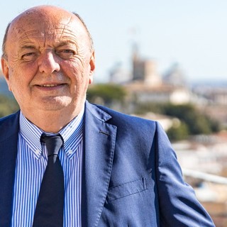 Parte il bando per le comunità energetiche, il Ministro Pichetto Fratin al nostro giornale: &quot;Obiettivo 15-20mila realtà in tutta Italia&quot;