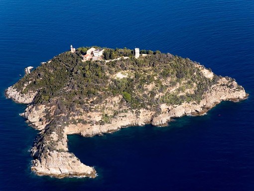 Alla scoperta dell'Isola Gallinara con la Dea Diana