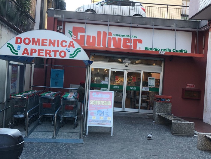 Tentato furto al supermercato Gulliver di Albissola Marina