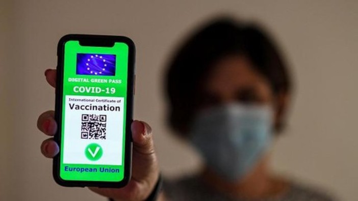 Green Pass, arrivano i chiarimenti del Viminale: gli esercenti potranno controllare l'identità solo in caso di incongruenze