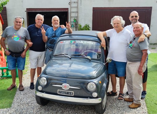 Manca spazio per conservare la vecchia Giardiniera del padre defunto: ci pensa il Fiat 550 Club d'Italia di Garlenda