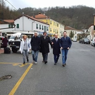 Dego, visita dell'assessore regionale alle infrastrutture Giacomo Giampedrone