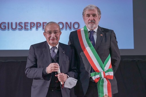 Giuseppe Bono insieme al sindaco di Genova Marco Bucci
