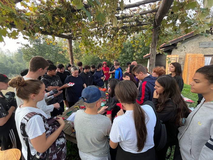 Una giornata di vendemmia per allievi e docenti dell’istituto Isforcoop ETS di Varazze (FOTO)