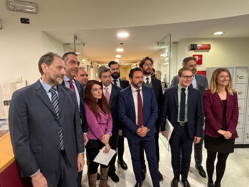 Rigassificatore, l'opposizione presenta un ordine del giorno contro il progetto e scoppia la bagarre in Consiglio regionale: &quot;Dopo le parole servono i fatti&quot; (VIDEO)