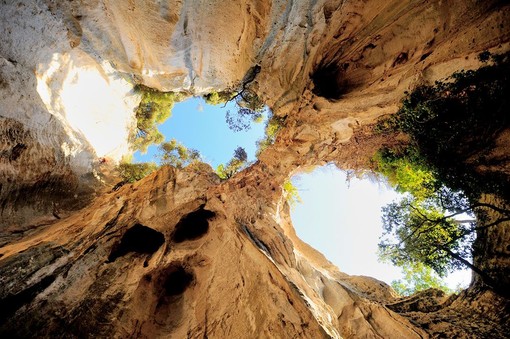 Finale, morto il rocciatore precipitato nella zona della Grotta dell’Edera