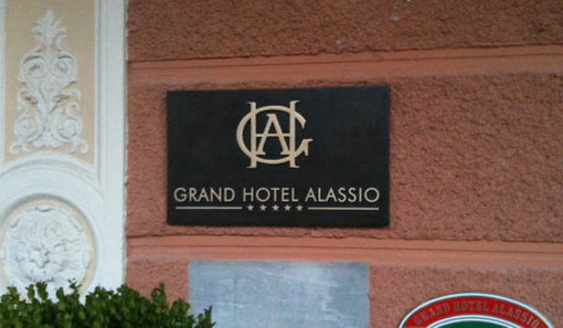 Cinque richieste di rinvio a giudizio per il caso del Grand Hotel di Alassio: Melgrati, Aicardi, Salvo, Lagasio e Dotti . Strike?