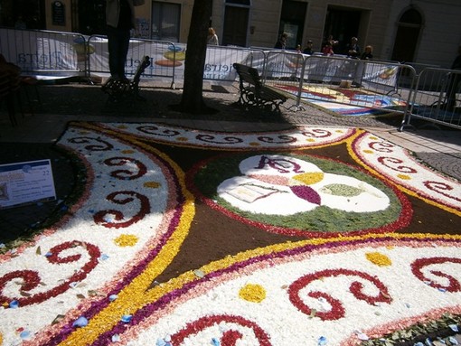 “Pietra Ligure inFiore”, inizia il conto alla rovescia per l’infiorata più grande d’Europa