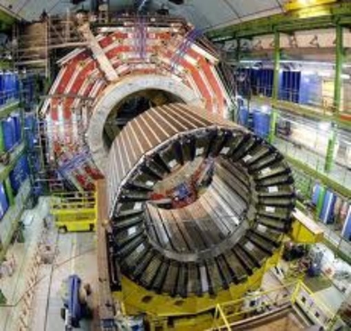 Savona, conferenza sull'accelleratore di particelle del Cern di Ginevra