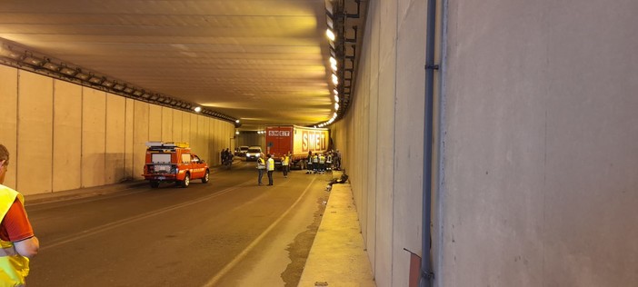 Incidente nella Galleria dell'Arsenale di Savona: una ragazza in codice giallo al Santa Corona, traffico in tilt