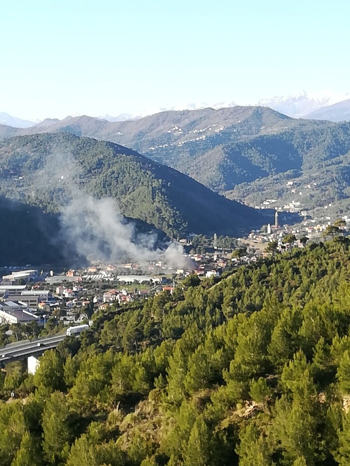 Incendio a San Pietro di Andora, in fiamme un appartamento