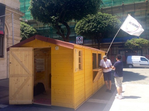 Savona, dissequestrato il gazebo del M5S in piazza Sisto: &quot;Avevamo ragione, faremo ricorso&quot;