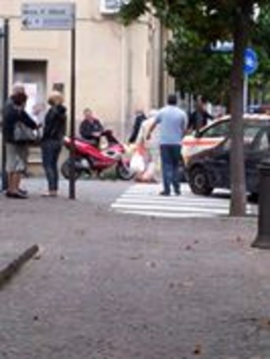 Albenga: scontro incidente auto-scooter in via Trieste