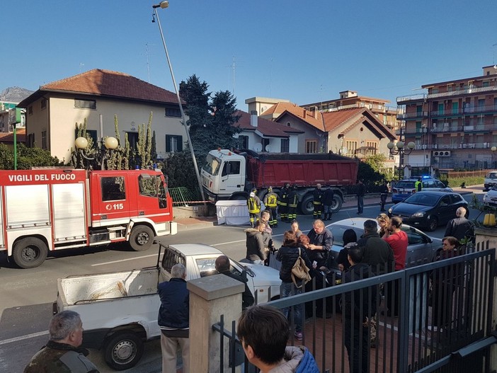 Borghetto, incidente sulla via Aurelia: muore camionista 50enne di Toirano (FOTO e VIDEO)