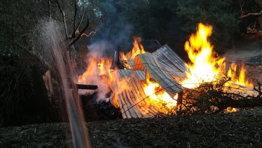 Foto tratte dalla pagina Facebook &quot;Antincendio Boschivo - Protezione Civile Finale Ligure&quot;