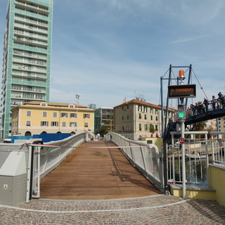 Savona dedica il ponte pedonale a Sandro Pertini: l'intitolazione giovedì 24 settembre