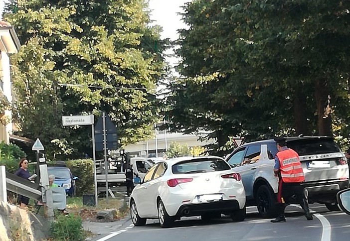 Carcare, scontro tra auto e SUV poco prima della rotonda di Vispa (FOTO)