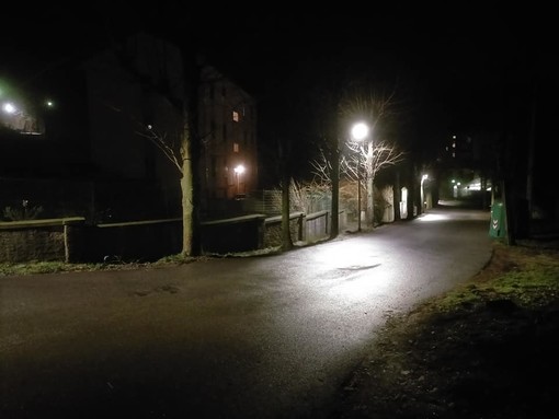 Altare, continua il restyling dell'illuminazione pubblica: tecnologia led in viale De Caroli (FOTO)