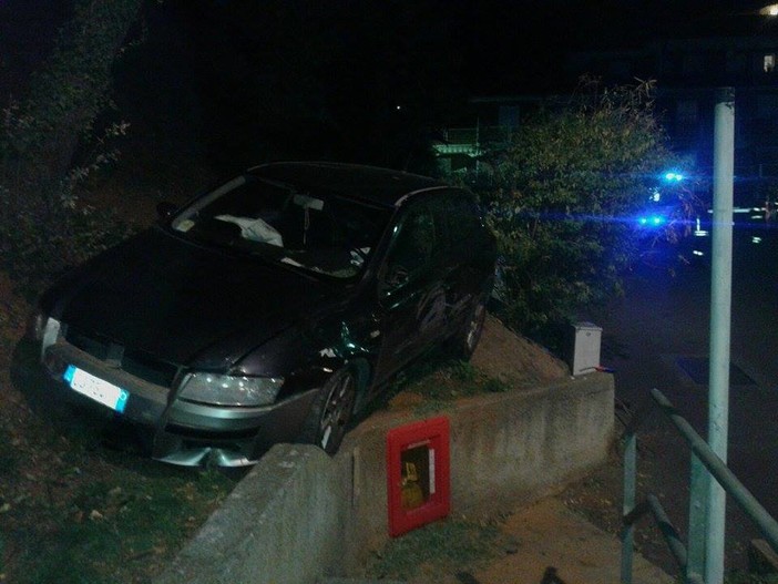 Ceriale: macchina fuoristrada, illeso conducente e passeggero