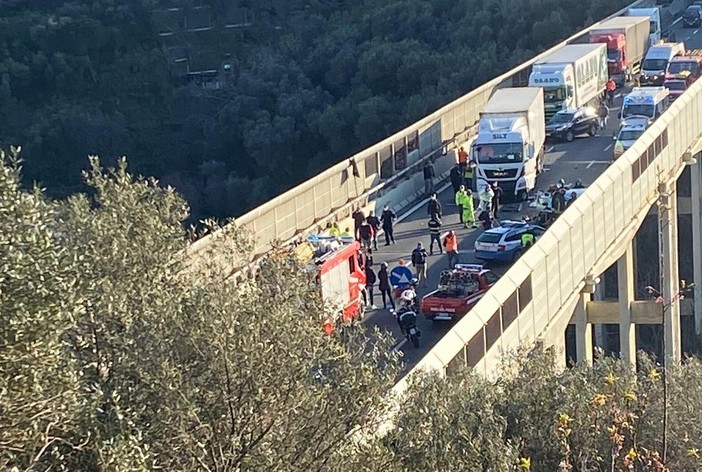 Incidente sulla A10 a Celle: intervento dell'elisoccorso (FOTO e VIDEO)