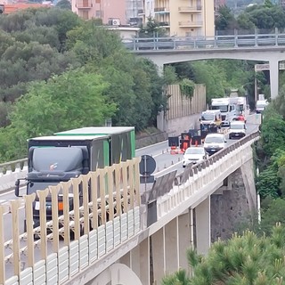 Tamponamento tra due mezzi in A10 all'altezza di Celle: un ferito, traffico paralizzato