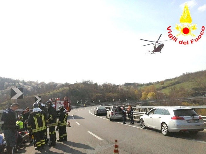 Motociclista cade in autostrada tra Millesimo e Ceva. Interviene l’elisoccorso