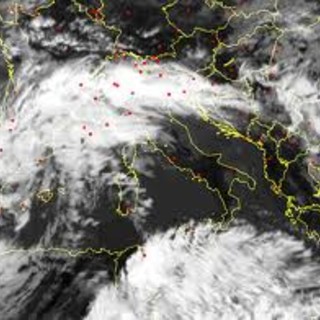 Da questa notte per 3 giorni rischio alluvione in Liguria