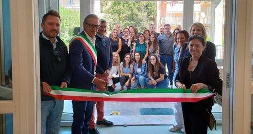 Albenga, inaugurato il Nido d’Infanzia R. Di Ferro: spazi rinnovati, belli e sicuri per i più piccoli