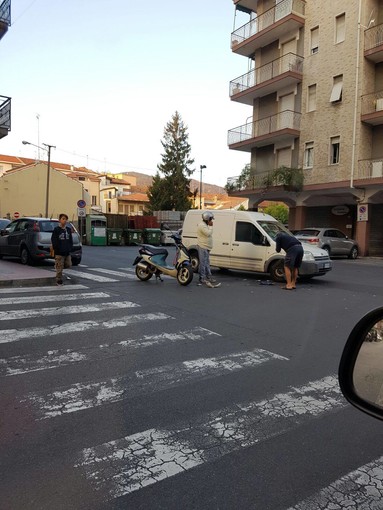 Albenga: scooter contro furgoncino vicino alla semina