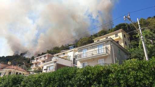 Incendio di Laigueglia, la zona è in fase di bonifica