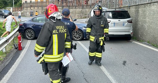 Stella San Giovanni, frontale tra due auto in via Garbarini, due feriti in codice giallo (FOTO)