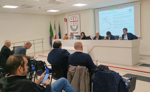 Rigassificatore, i sindacati in Regione: &quot;Nessun vantaggio economico o tecnico dallo spostamento, Snam ha confermato&quot;