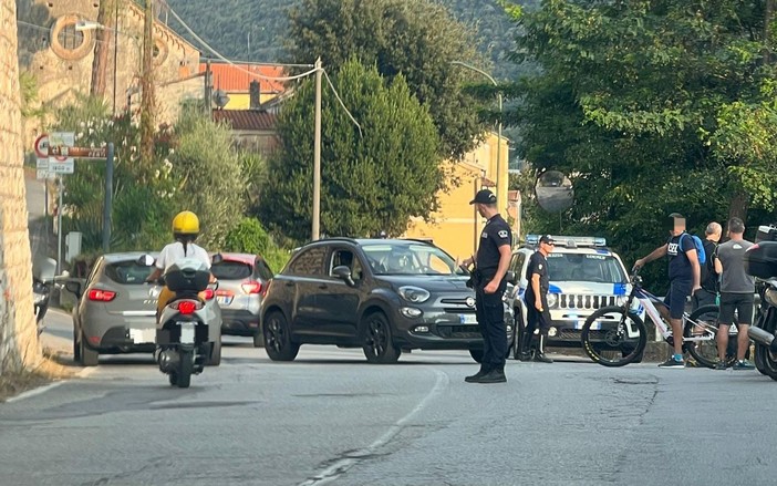 Finale, incidente sulla strada per Calice: una persona al Santa Corona in codice giallo