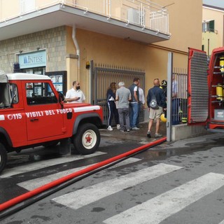 Loano: fumo da un garage, intervento dei vigili del fuoco