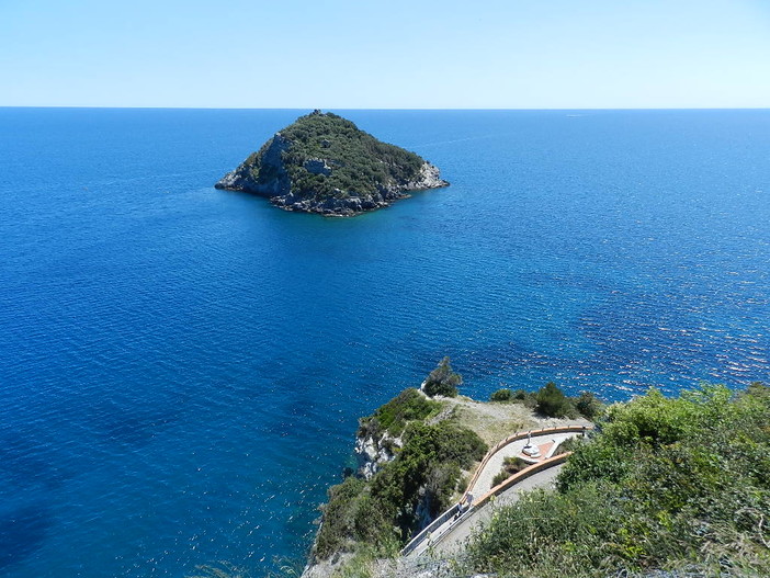 Bergeggi: escursione a Punta Predani e alla Grotta Marina