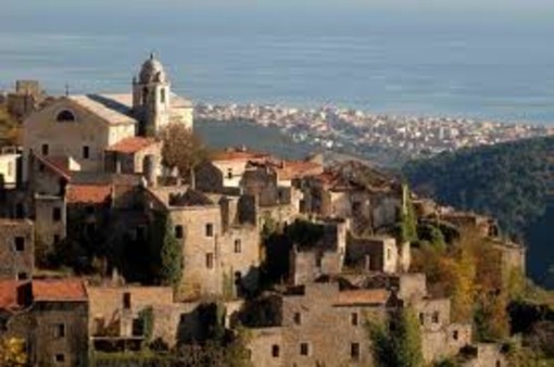 Loano non solo mare: per la festa della donna passeggiata al Poggio Balestrino