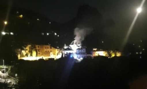 Calice, incendio appartamento in via Vecchia: una donna lievemente ustionata