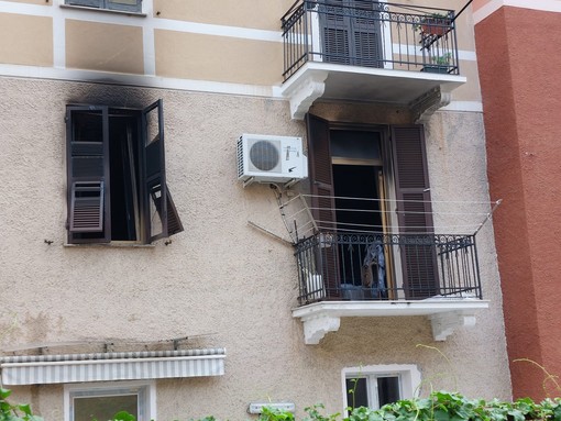 Savona, incendio in un appartamento di via Corridoni: Vigili del Fuoco in azione (FOTO)