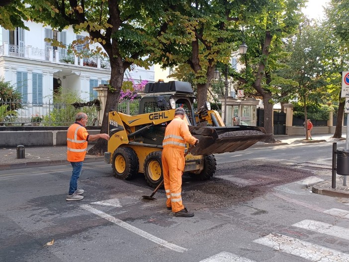 Albenga, lunedì partono i lavori per l'asfaltatura di viale Martiri della Libertà