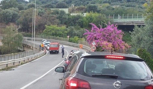 Savona, incidente in via Bonini: mobilitata la polizia locale (FOTO)